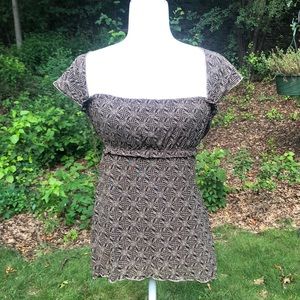 Cute brown patterned tie back shirt